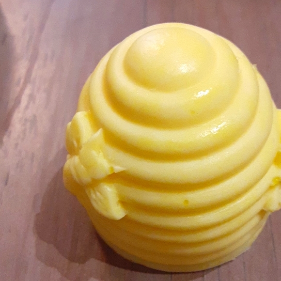 ⭐️SOLD⭐️Handcrafted Japanese Cherry Blossom Soap - Picture 6 of 6